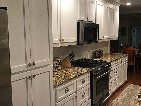 5th image of 3183 Clairmont Ave