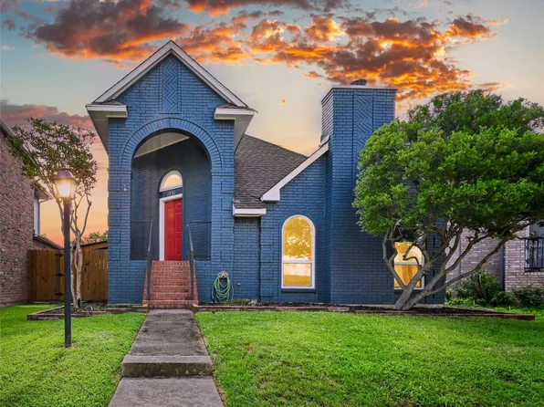 1731 Creekbend Dr, Lewisville, TX 75067