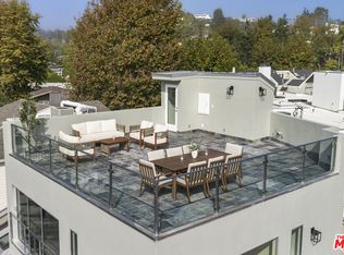 257 Entrada Dr, Santa Monica, CA 90402