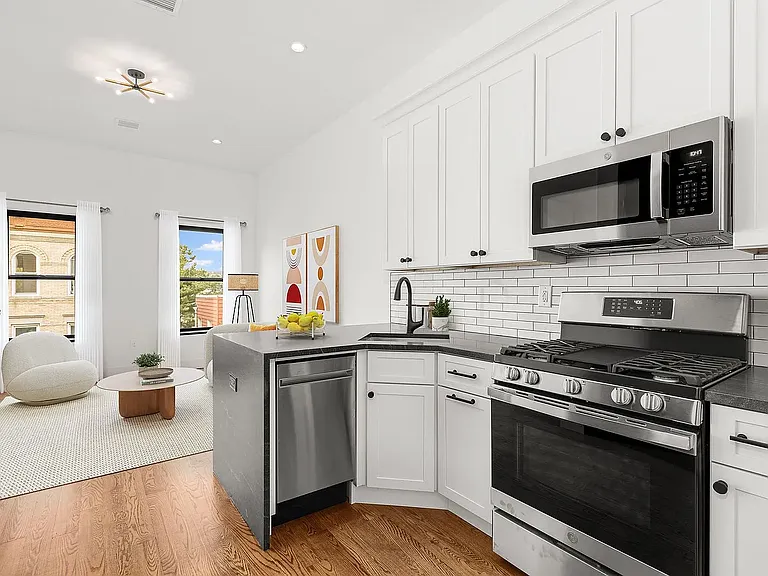 12 Locust St #3L — Photo 2
