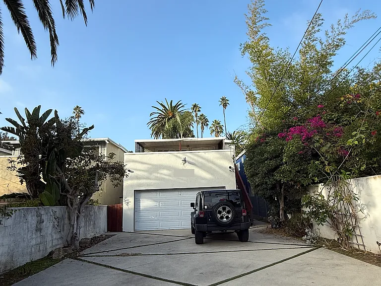 2529 Abbot Kinney Blvd #1/2 — Photo 17