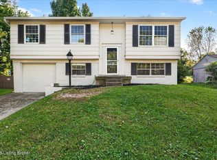 3912 Riveroaks Cir, Louisville, KY 40241