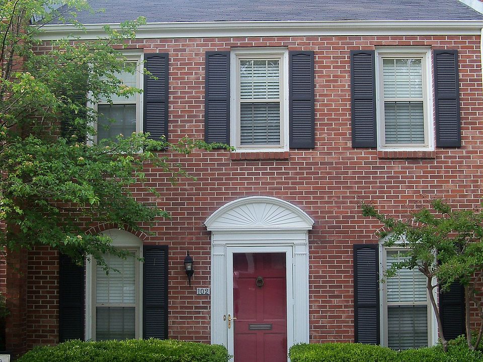 Exterior showing 2 parking spots
