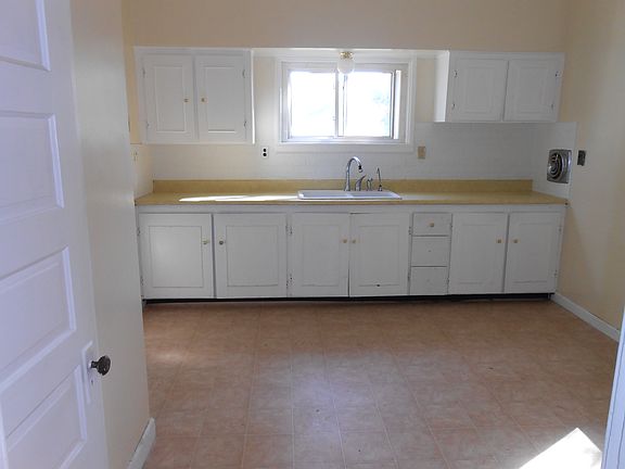 3rd image of 514 S Wenona Ave