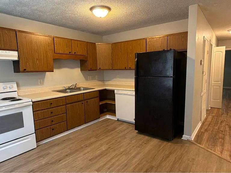 4303 Chalet Cir NW — Photo 5