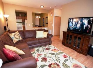 11S456 Rachael Ct, Willowbrook, IL 60527