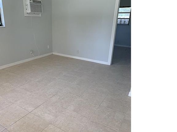 2nd image of 1029 S D St #2