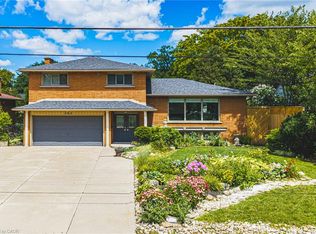 364 Fennell Ave W, Hamilton, ON L9C 1G4