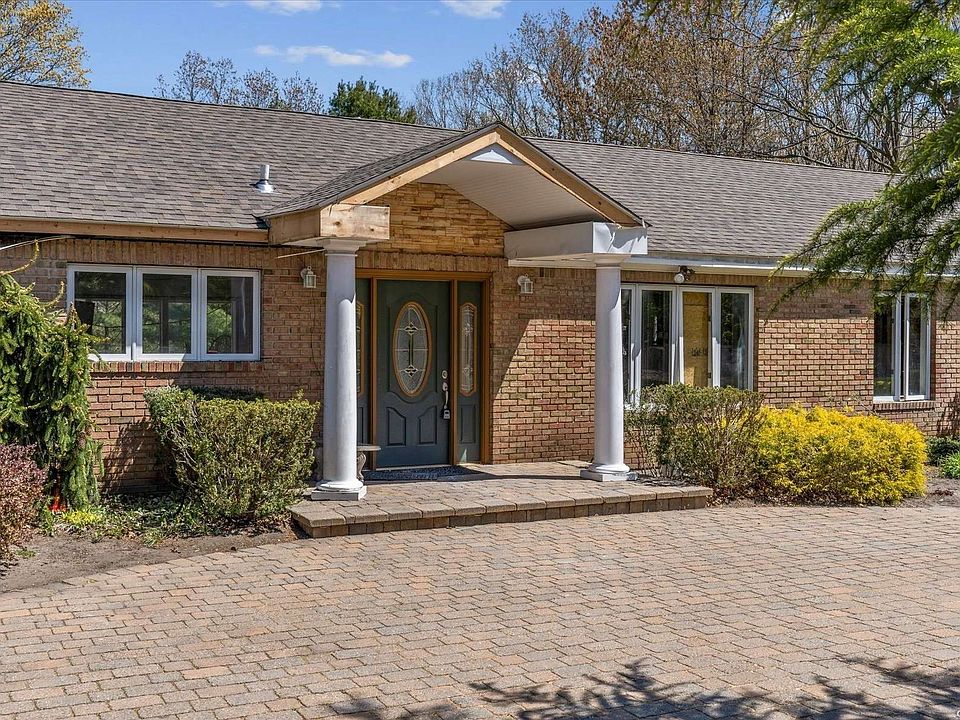 165 Crystal Brook Hollow Rd, Mount Sinai, NY 11766 MLS 3396674 Zillow