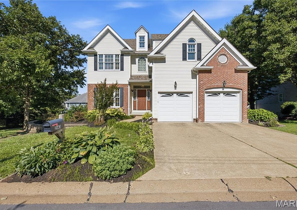1st image of 2143 Oak Dr