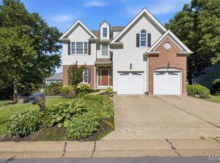 2143 Oak Dr, Saint Louis, MO 63131