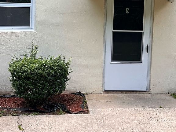 3rd image of 440 Rosewood Ave #6
