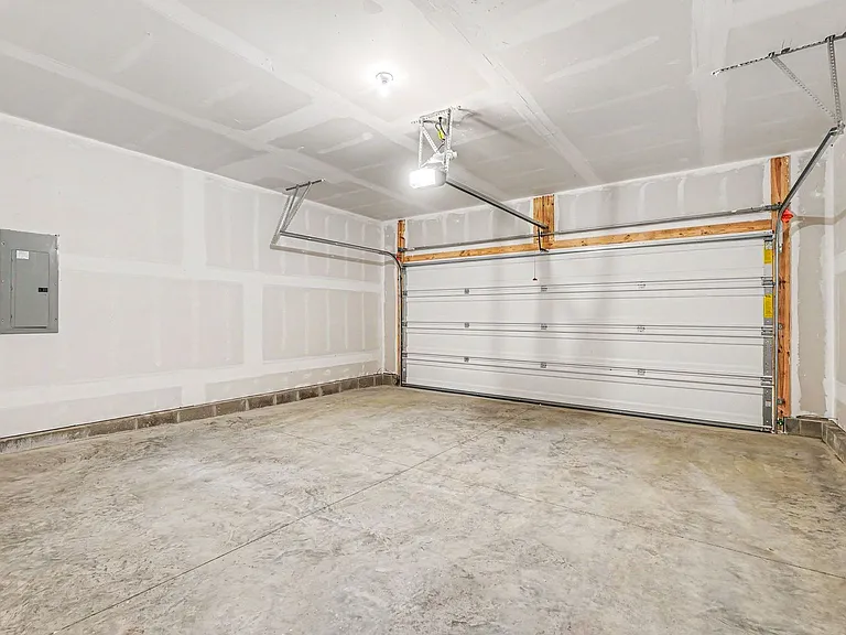 2472 Houston Rd — Photo 24
