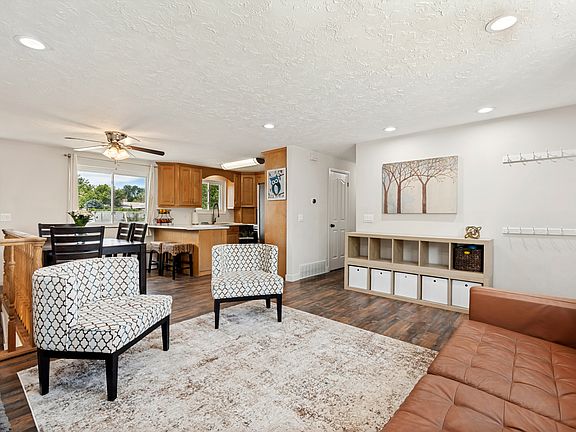 5th image of 7222 S Robin Way