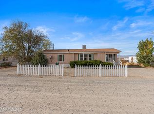 77 Mountain Ln, Yerington, NV 89447