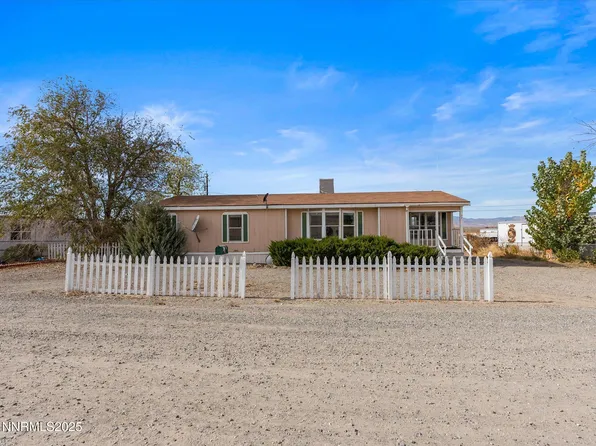 77 Mountain Ln, Yerington, NV 89447