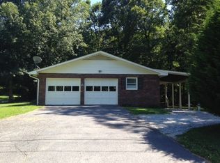 101 Cannon Dr, Hendersonville, NC 28792