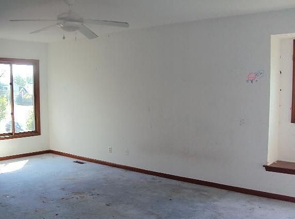 4th image of 15721 Farmview Ct #1205