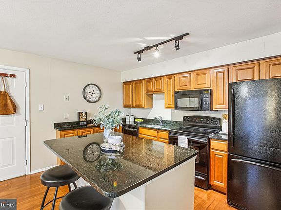 3rd image of 3302 Wyndham Cir APT C