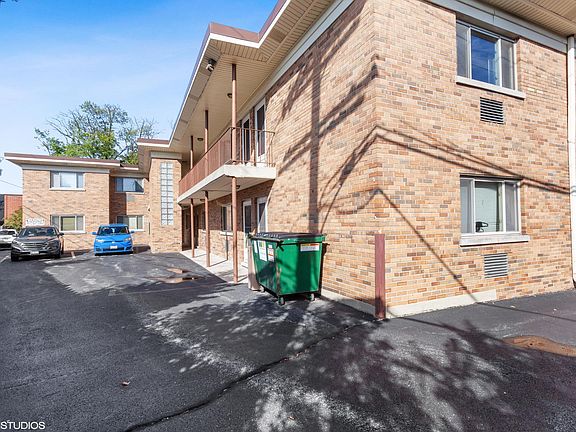 2nd image of 17 N Charlotte St #1L