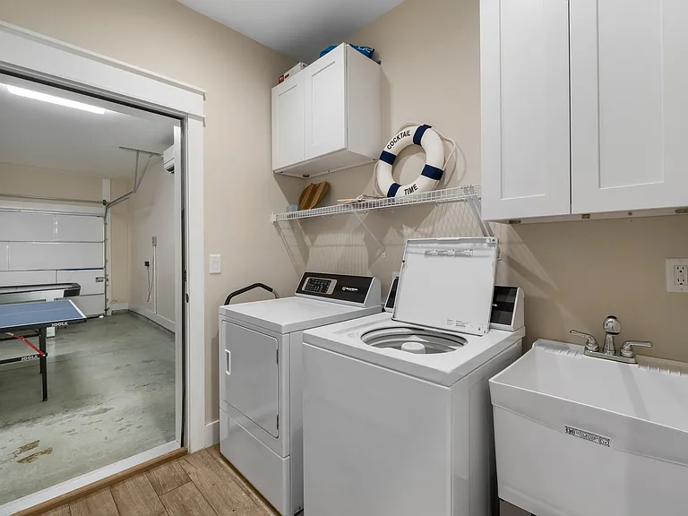 228 Palm Beach Dr — Photo 23
