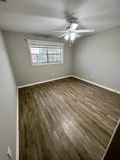 1610 W Kuhn St #3 — Photo 3