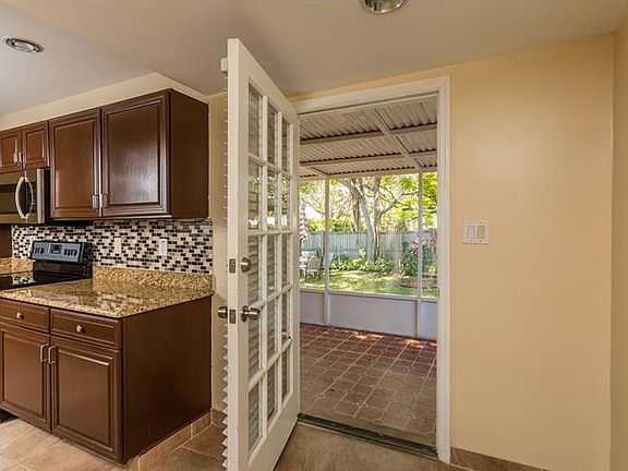 4th image of 2136 Belmar Dr
