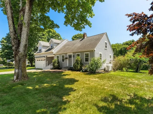 67 Maple St, Wenham, MA 01984