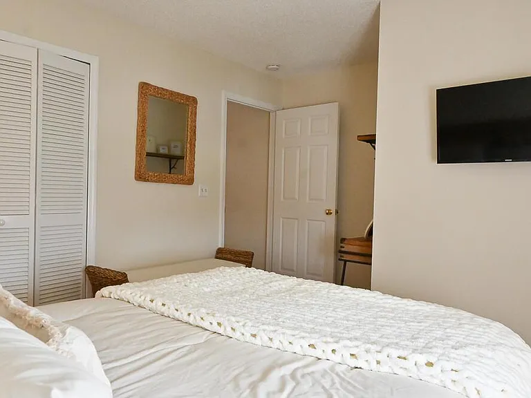 12828 Meadowbreeze Dr — Photo 34
