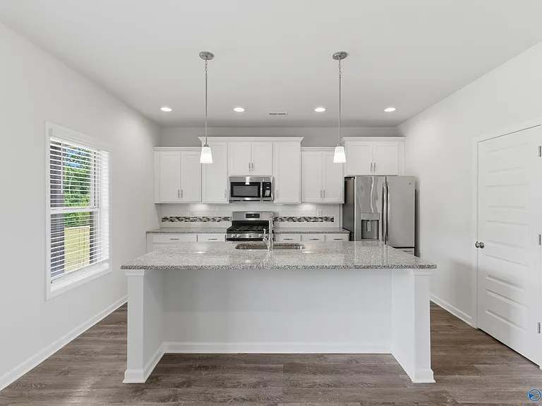 113 Saddle St — Photo 3