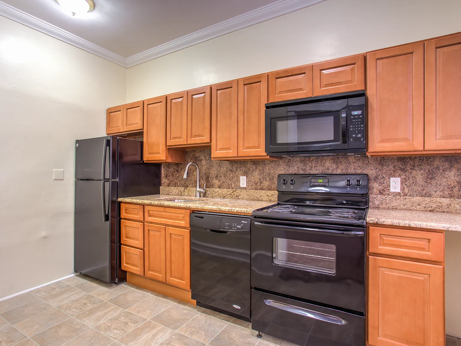 Berkshire Apartments — Photo 3