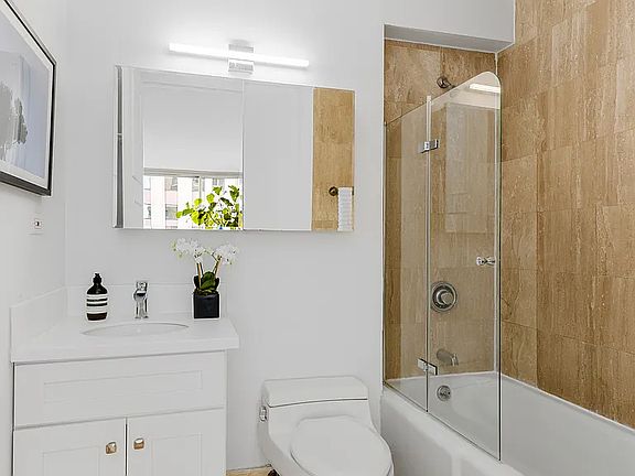 5th image of 350 W 50th St APT 14B