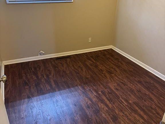 2nd image of 1303 Dryden Ave