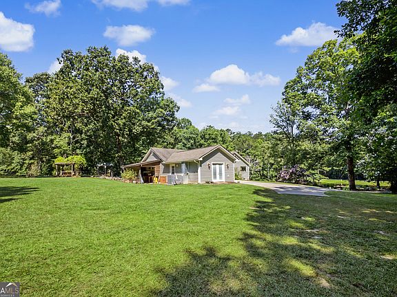 4th image of 121 Peacock Rd