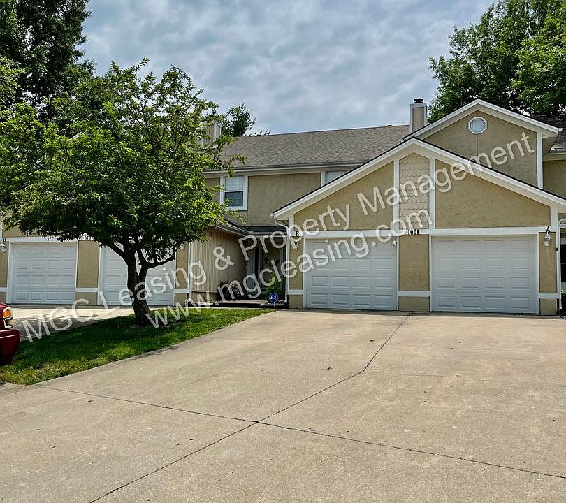 1st image of 1001 NE Whispering Winds Cir