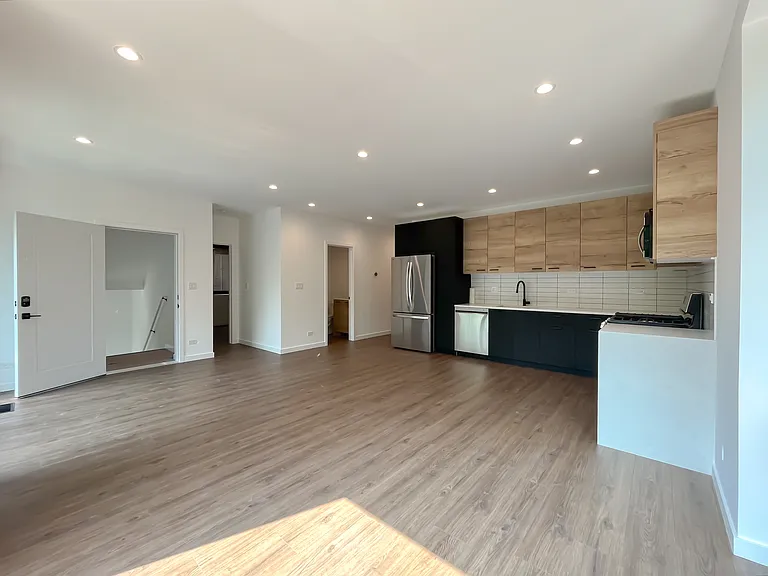 3710 N Kenmore Ave #3 — Photo 7