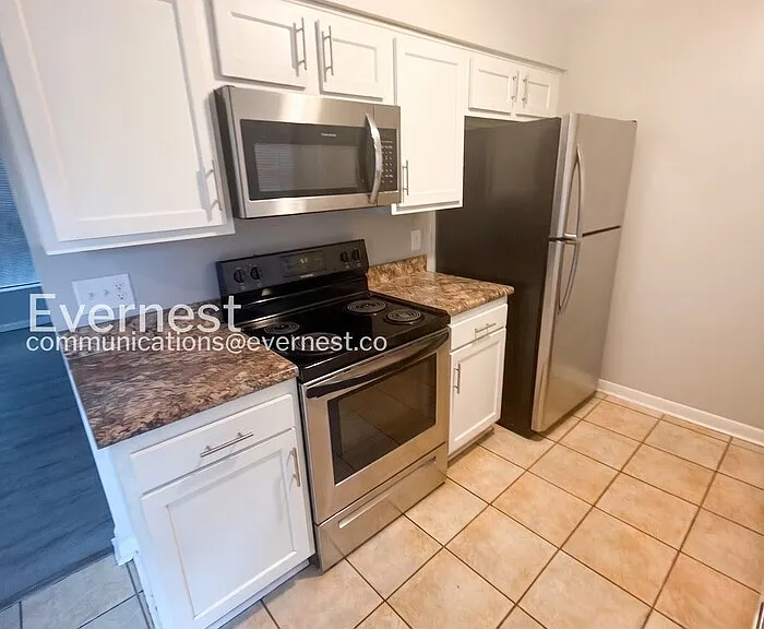 6069 Anglia Dr — Photo 5