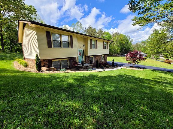 2nd image of 1241 Nassau Dr