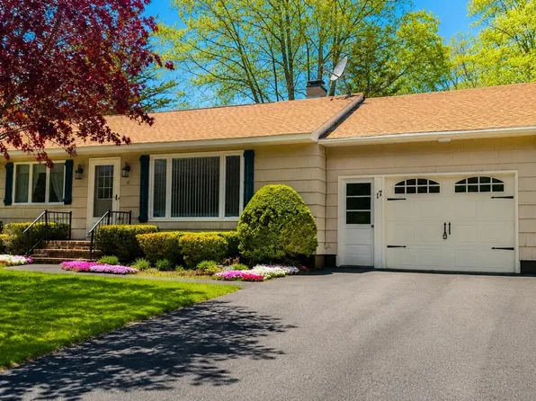 17 Oak Street, Jay, ME 04239