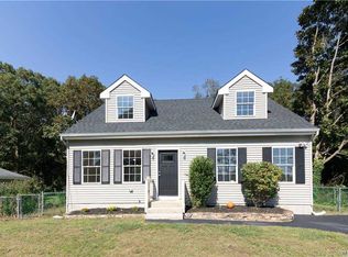 13 Smith St, Mastic, NY 11950