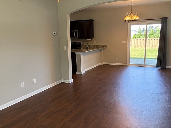 2nd image of 132 Jersey Ln