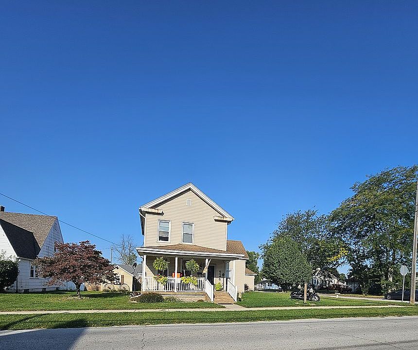 1st image of 524 N College Ave