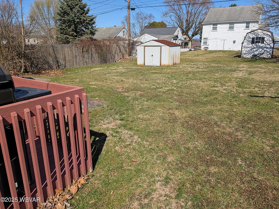 2nd image of 525 Grandview Pl S