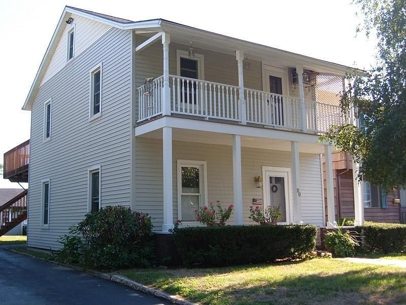 Updated 2 Bedroom East Norwalk Apartment