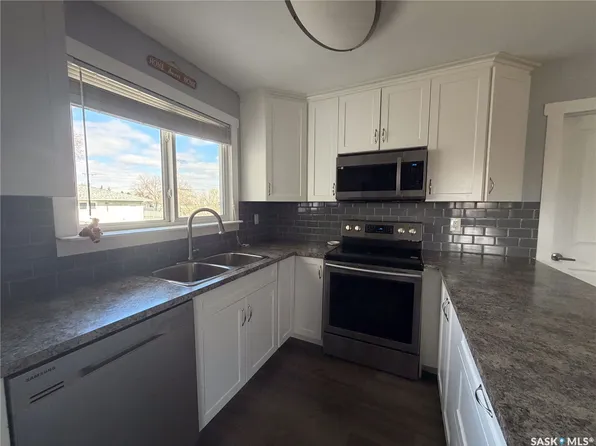 302 Aberdeen Street, Elbow, SK S0H 1J0