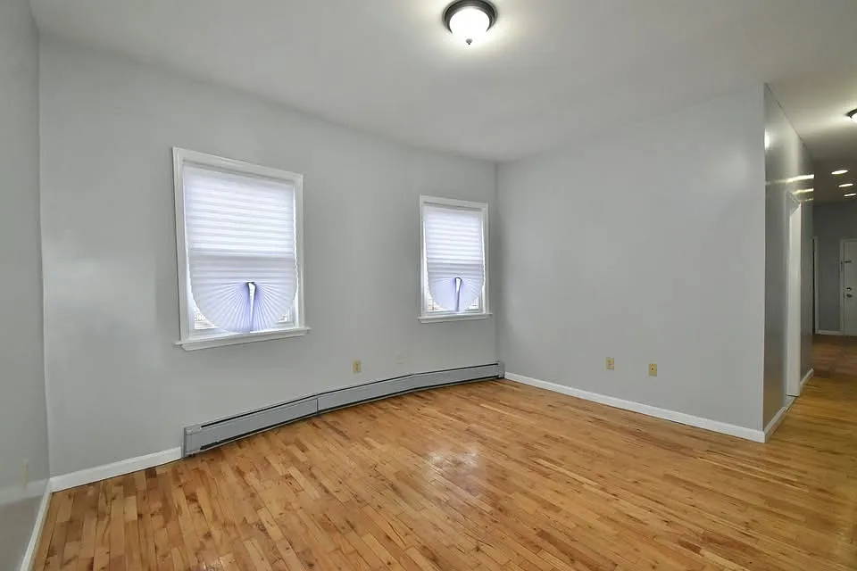 3 bed, 1500 sqft, $2,100 — Photo 3