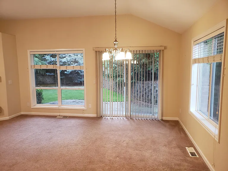 1956 Spicetree Ln SE — Photo 5