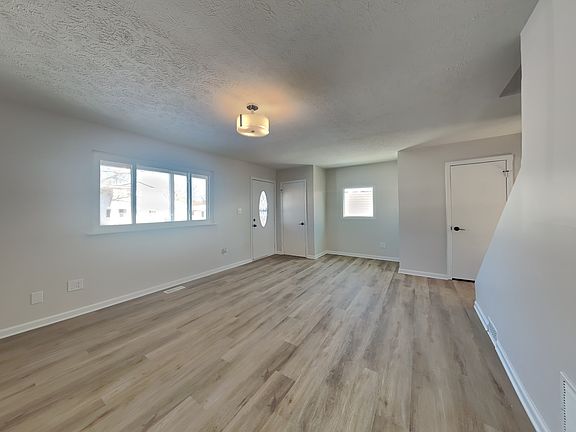 2nd image of 2933 Merts Dr
