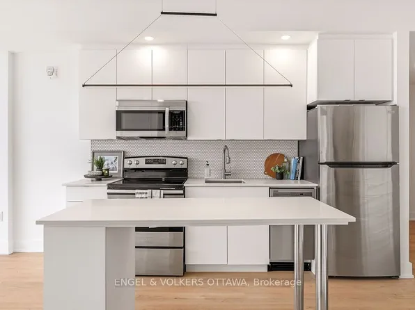 929 Richmond Rd, Ottawa, ON