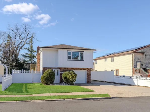 273 N 6th Street, Lindenhurst, NY 11757